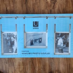 Trapeze Hanging Photo Display new in box silver